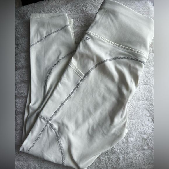 Therma-Flex HW Reflective Pocket Legging - Picture 4 of 8